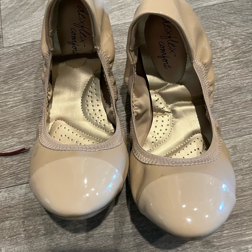 Nude flats